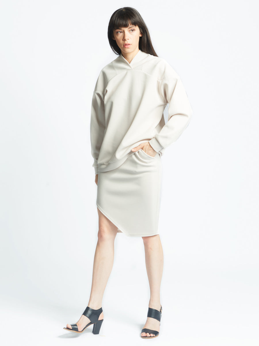 Curve Shoulder Sweater