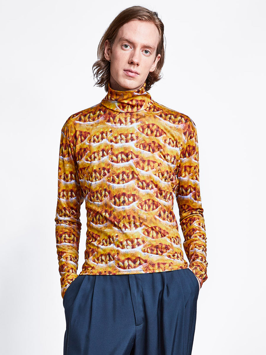 Men's zip turtleneck in orange print