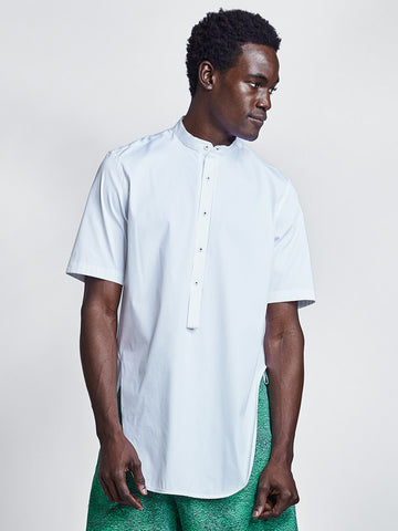 Loop Placket short sleeve men's shirt in white cotton on model
